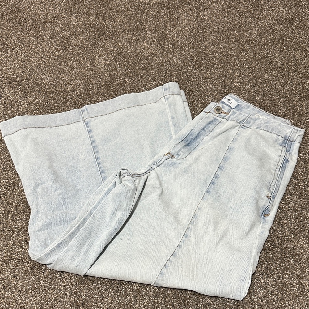 Kensie Light Wash Flare Jeans